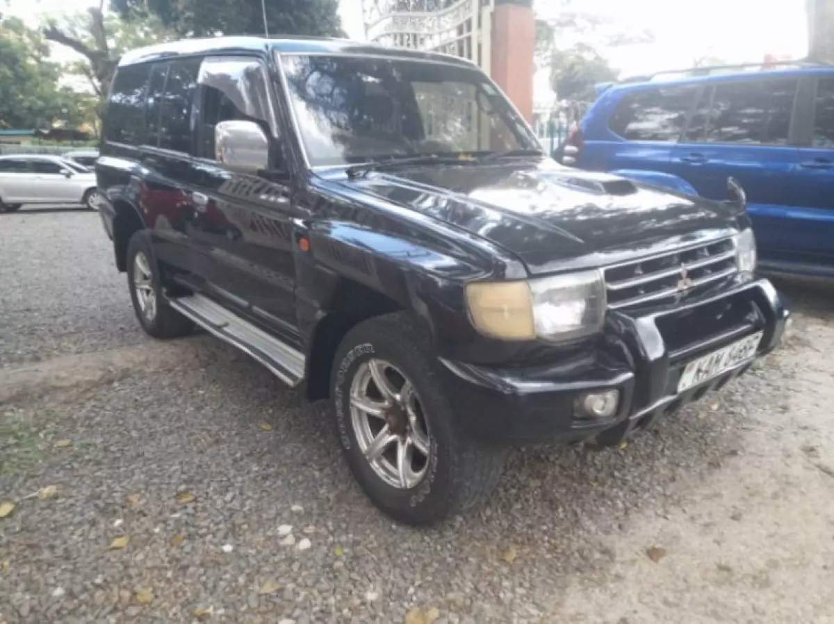 Mitsubishi Pajero - 2005
