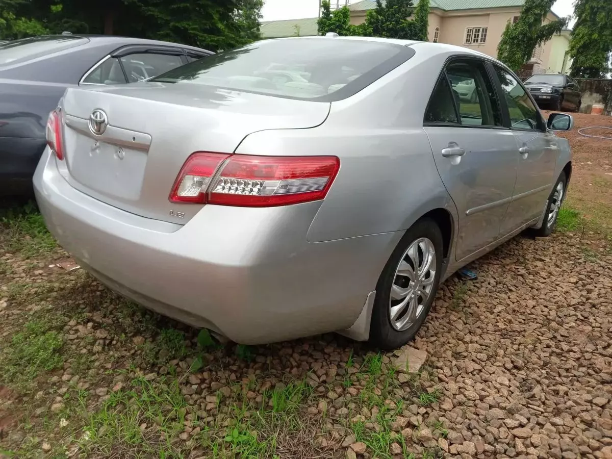 car Right Back