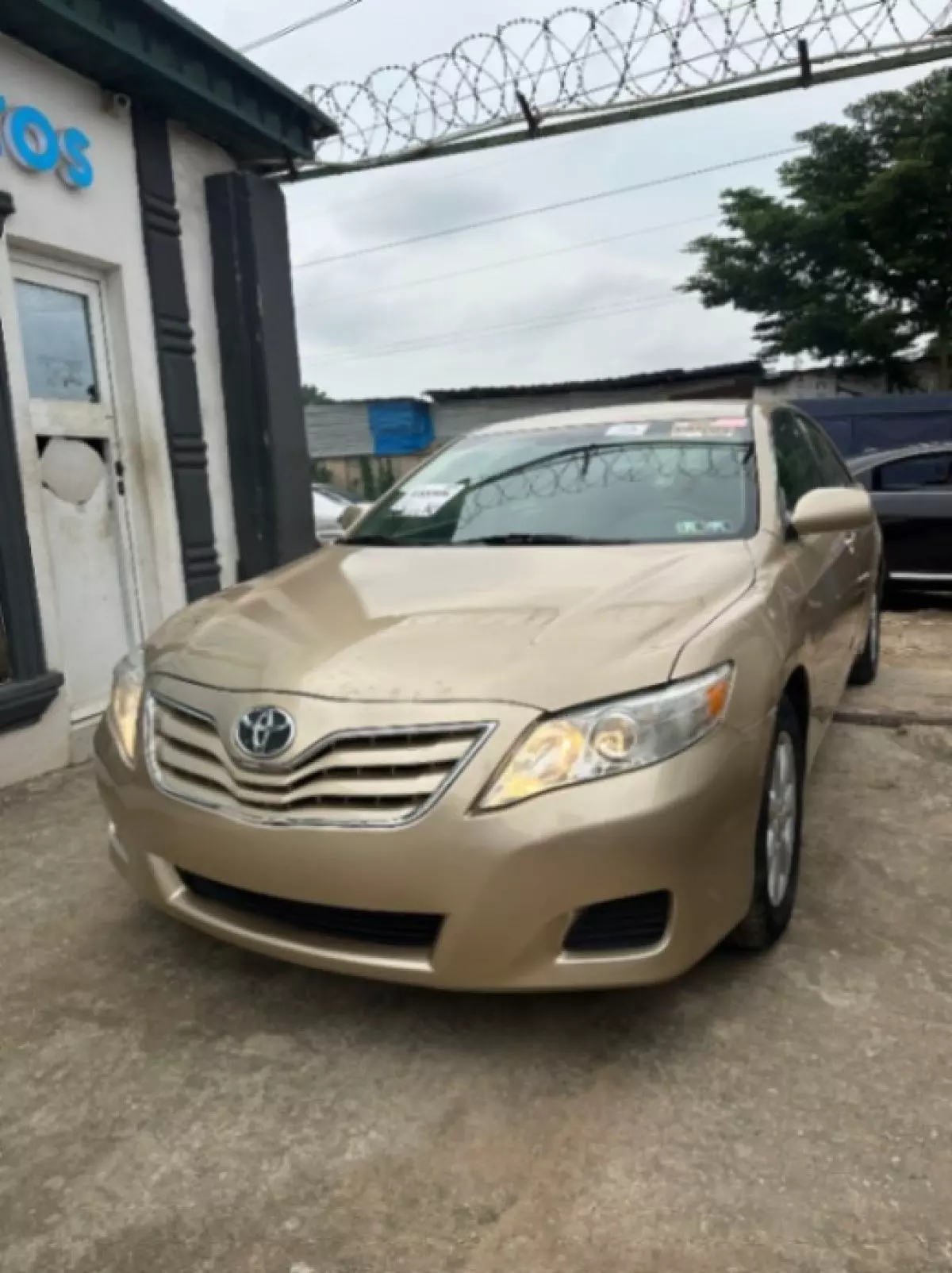 Toyota Camry - 2011
