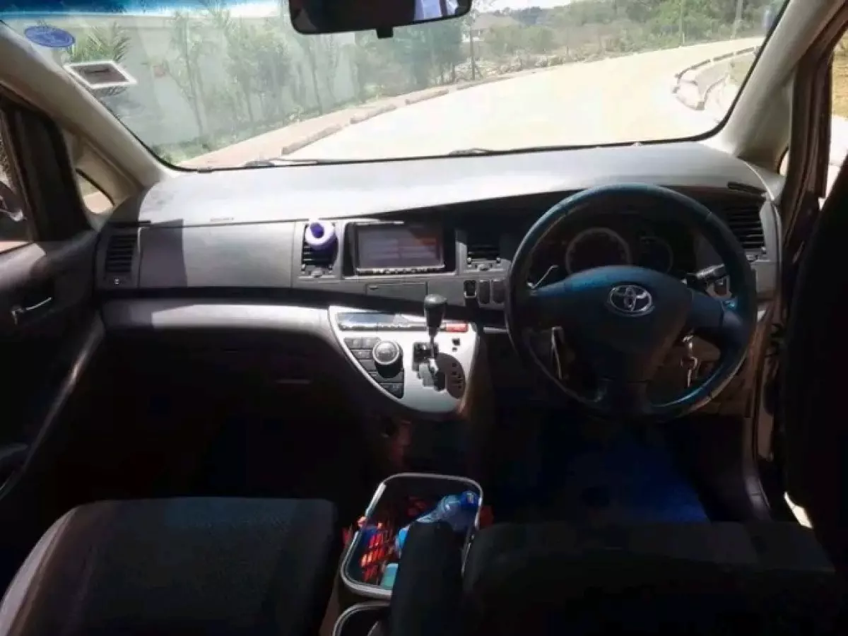 interiorFront