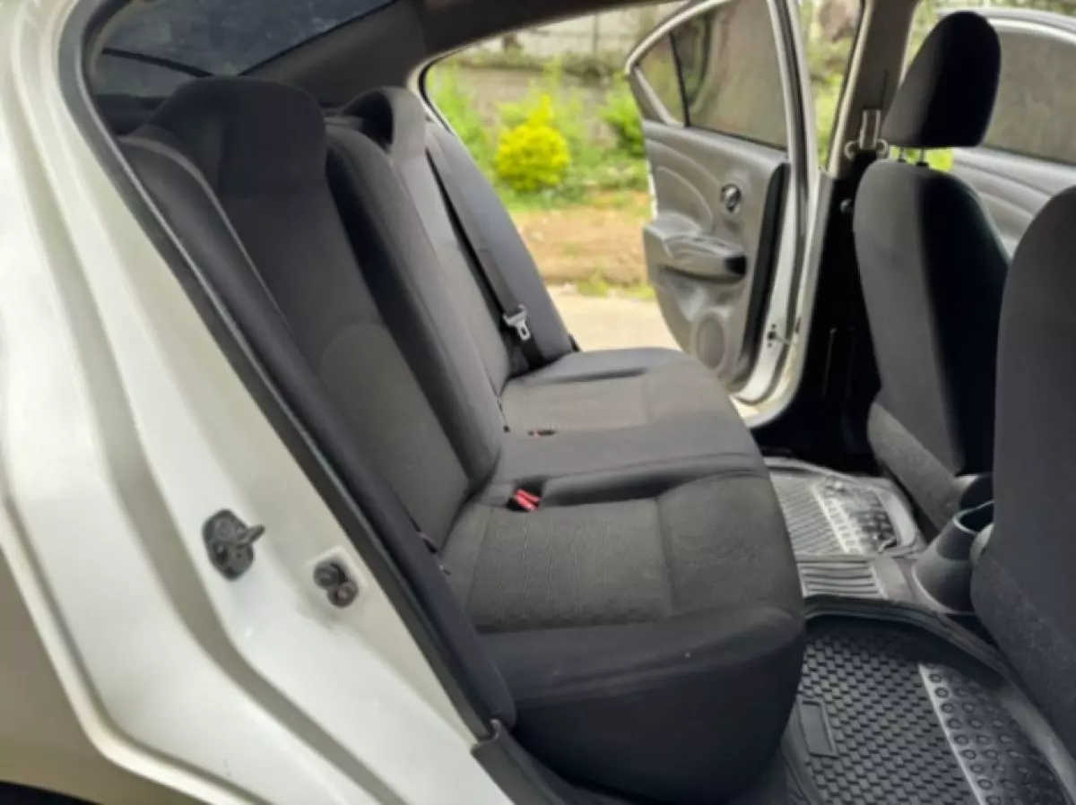 interiorBack