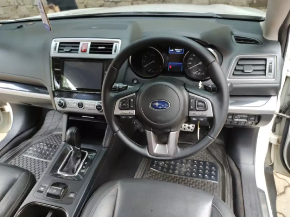 interiorFront