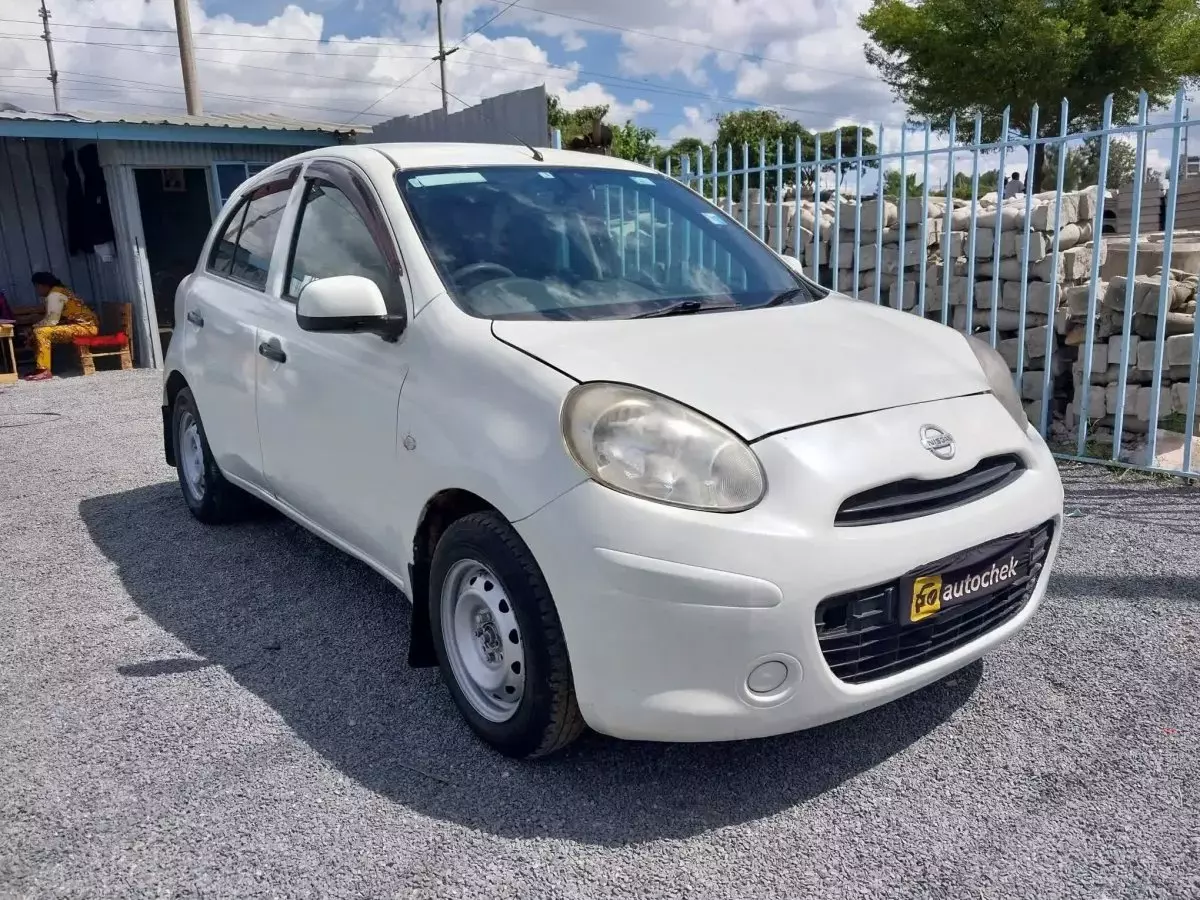 Nissan March - 2013