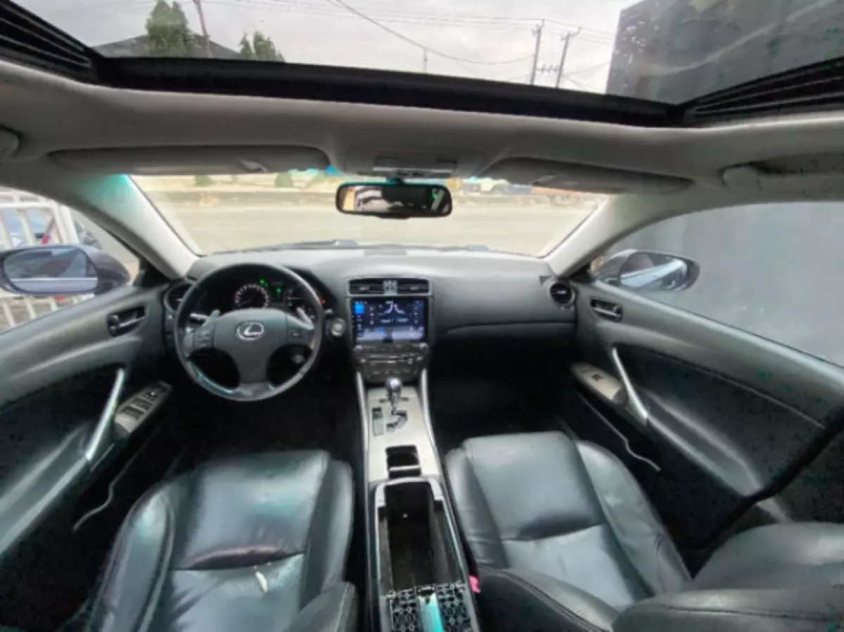 interiorFront