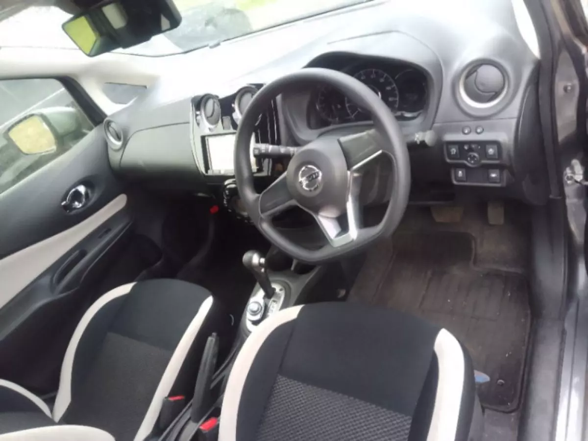 interiorFront