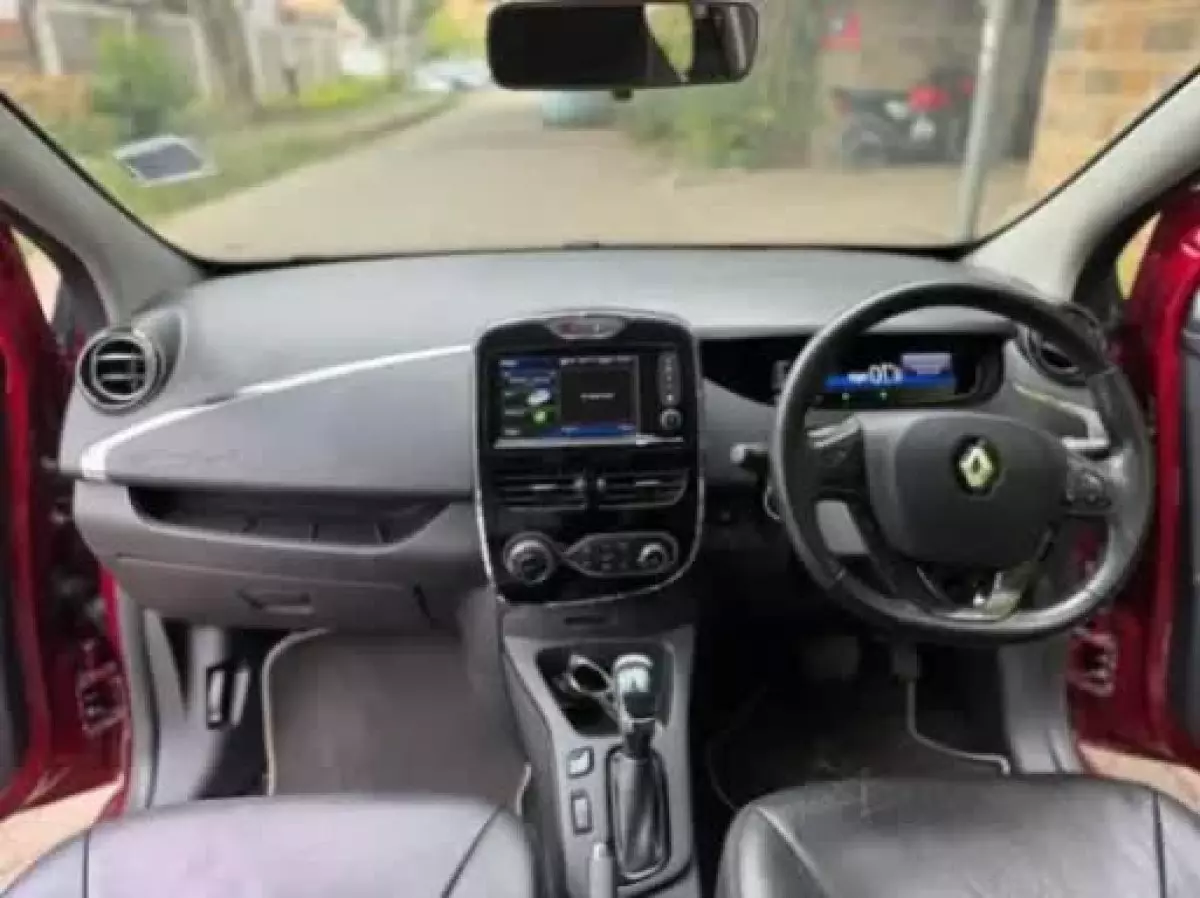interiorFront