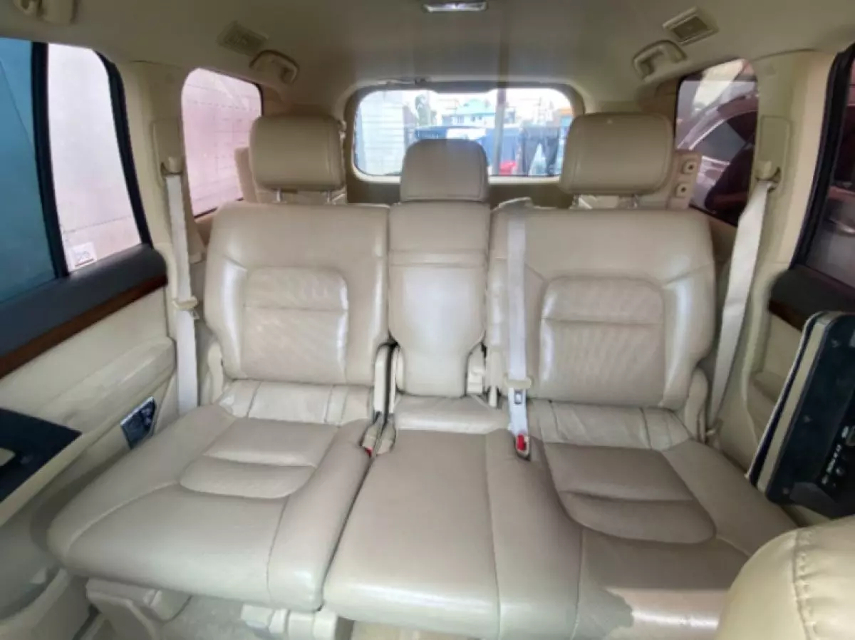 interiorBack