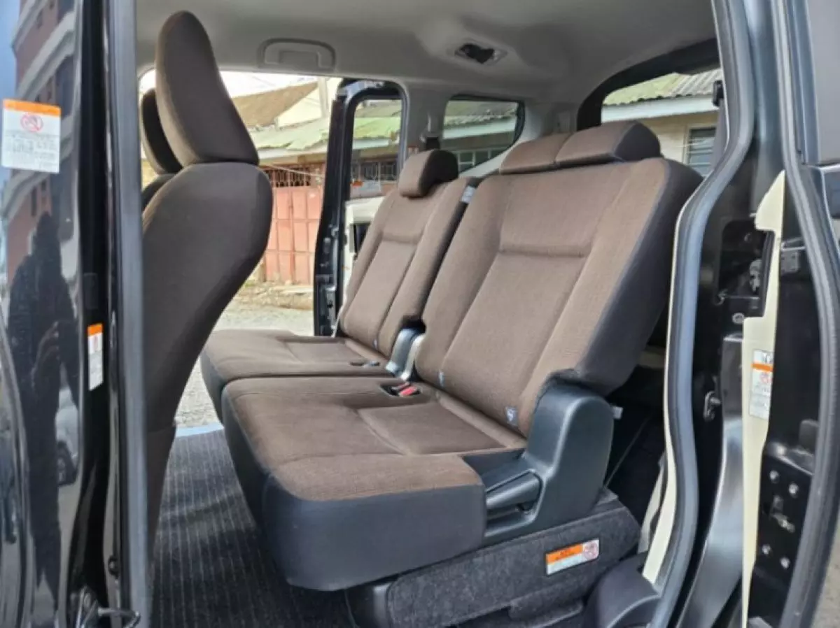 interiorFront