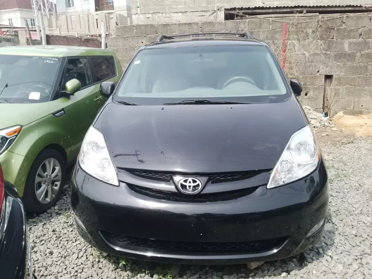 car Right Back