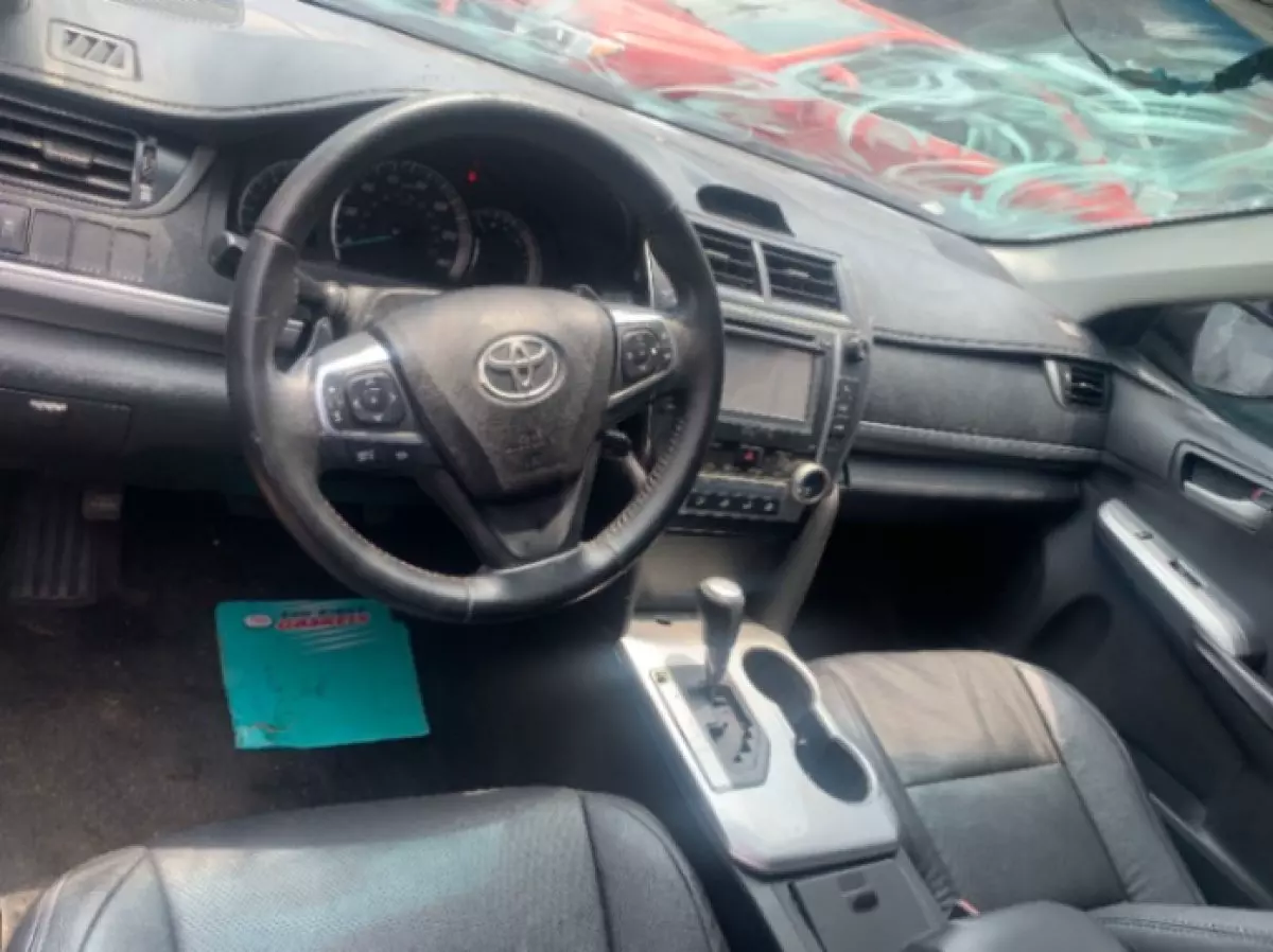 interiorFront