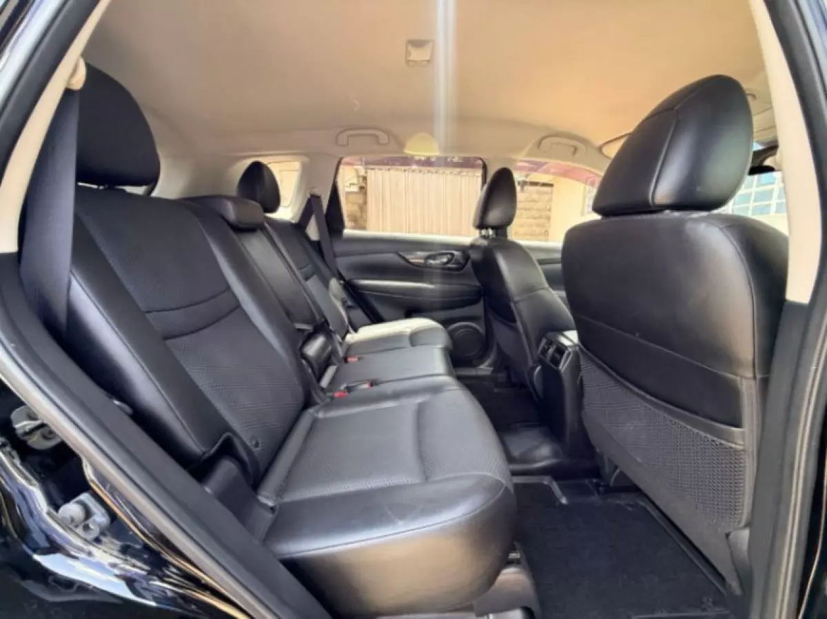 interiorBack