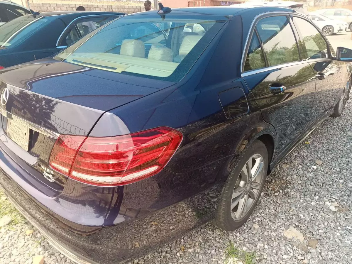 car Right Back