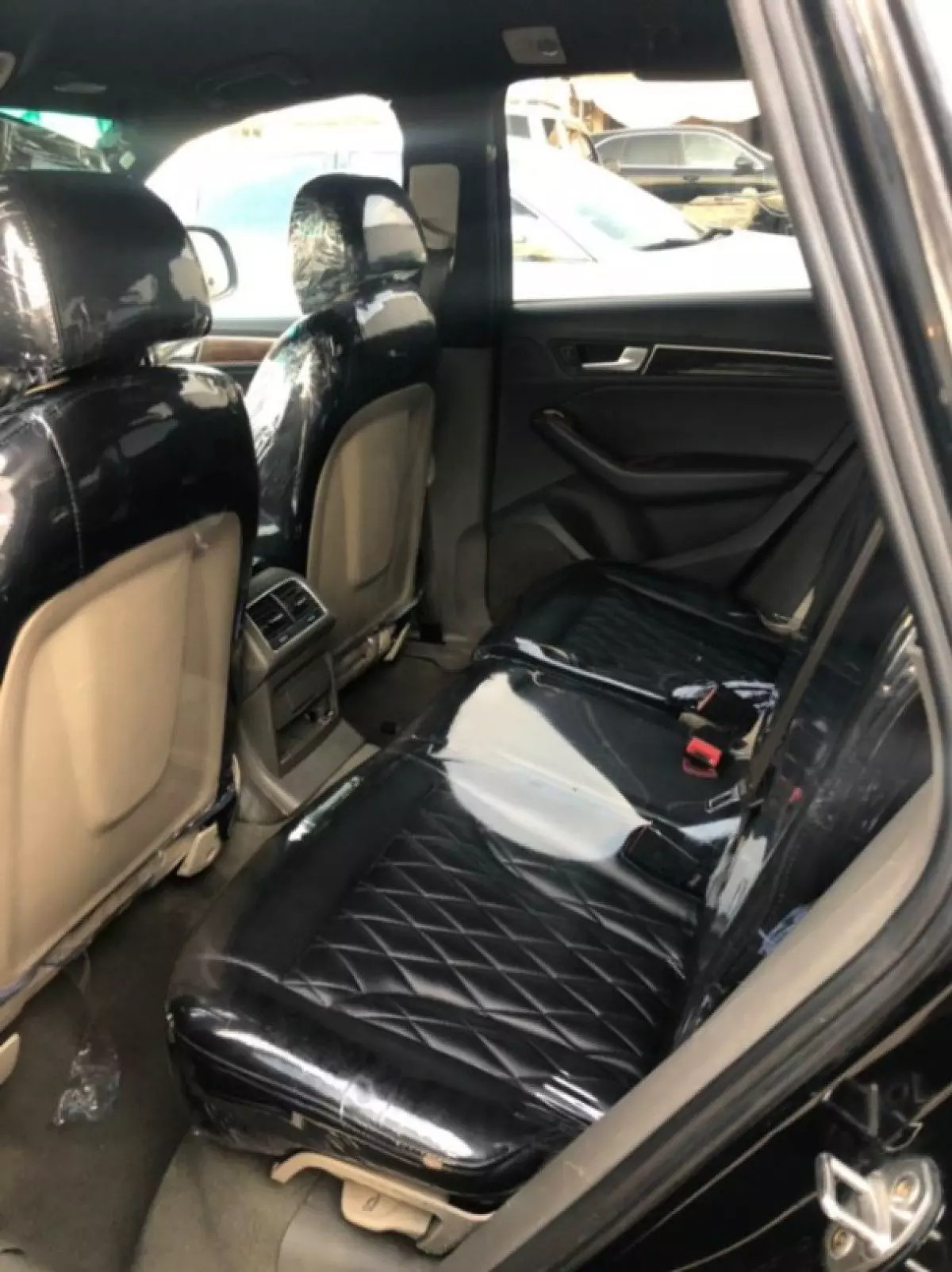 interiorBack