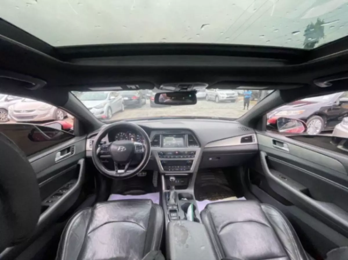 interiorFront