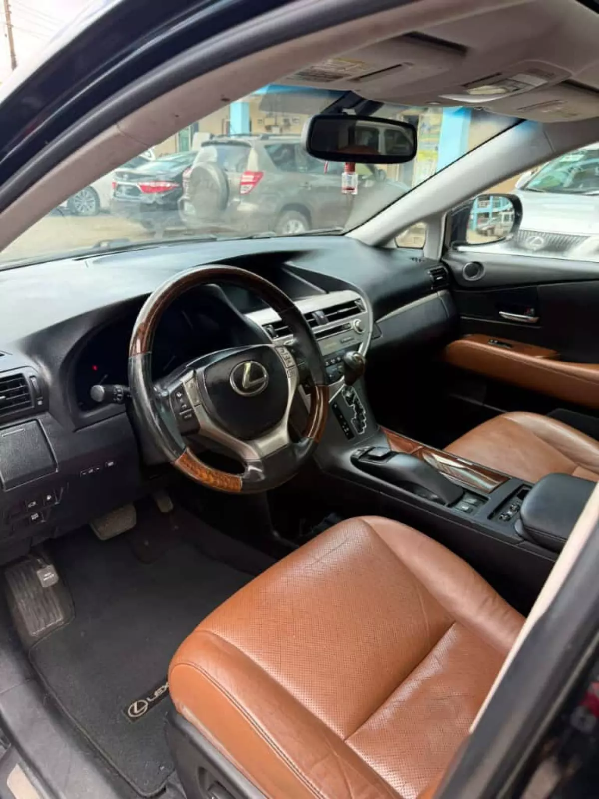 sideInterior