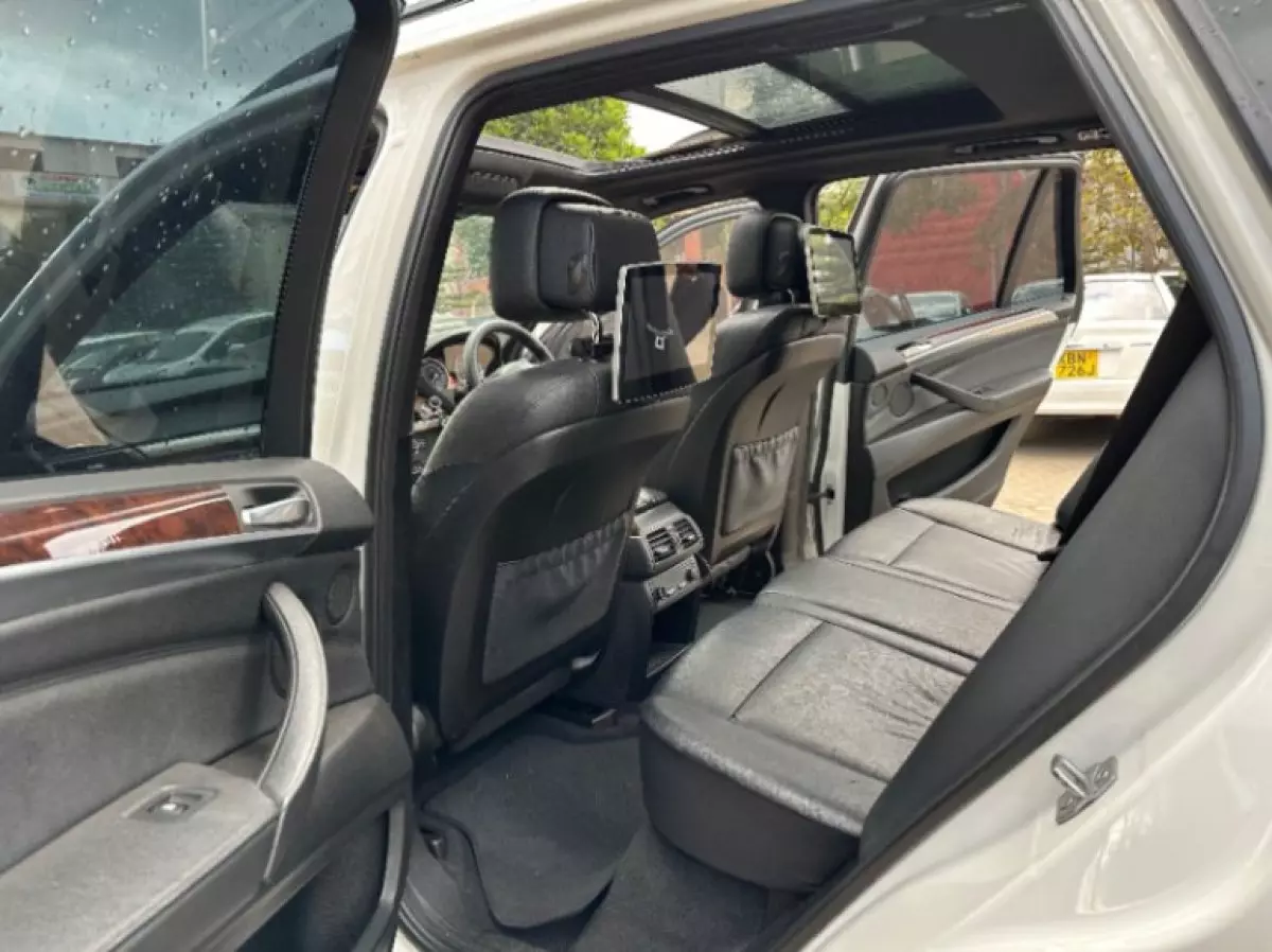 interiorBack