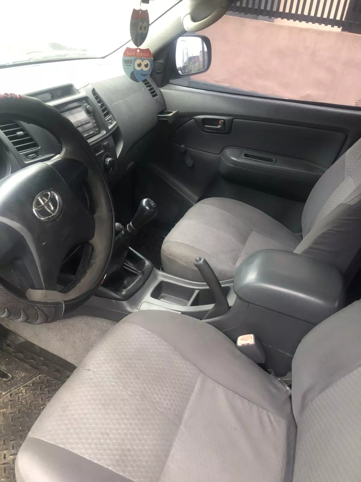 interiorFront