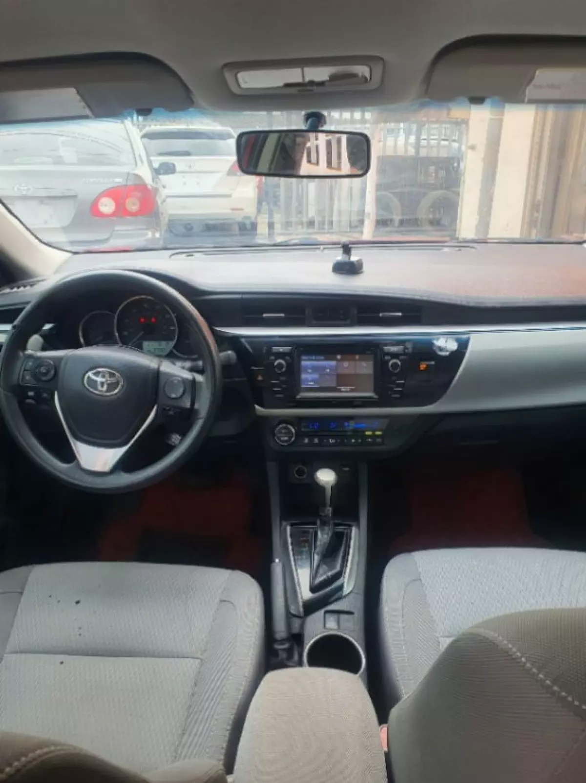 interiorFront
