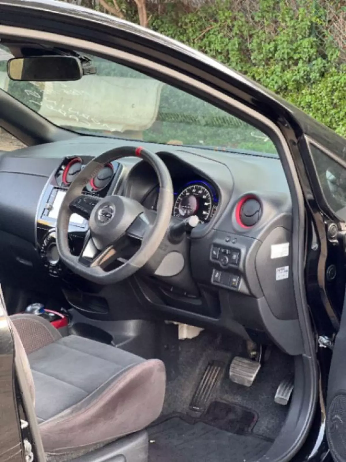 interiorFront