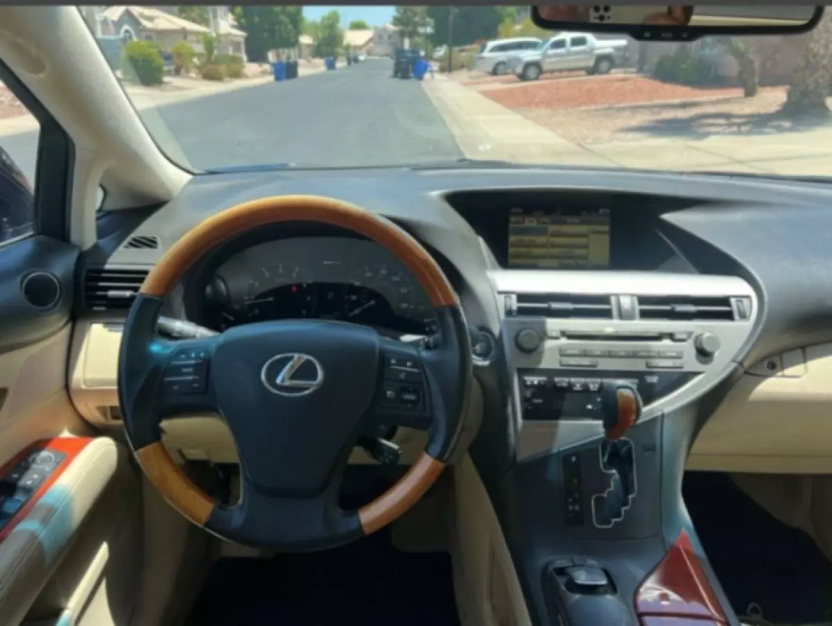 interiorFront