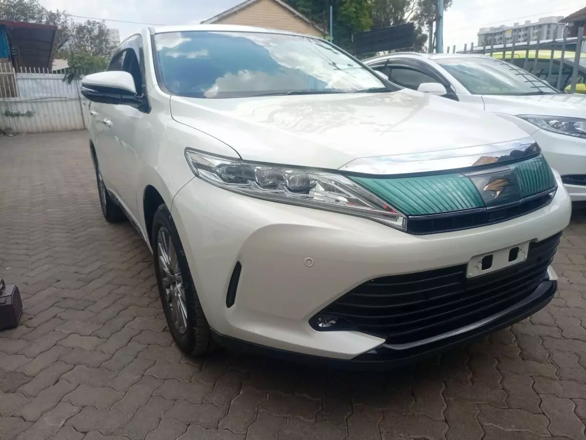 Toyota Harrier - 2017