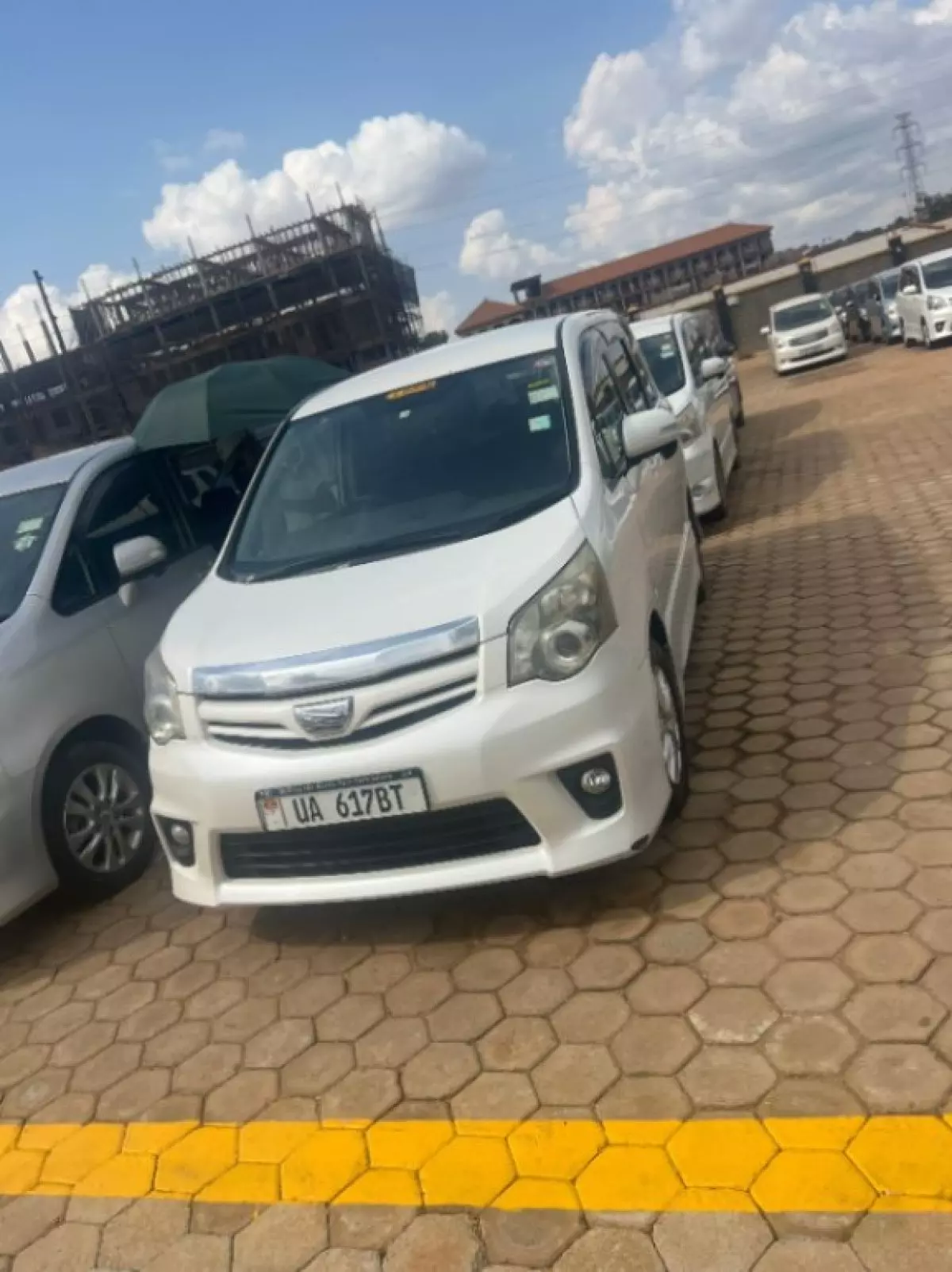 Toyota Noah - 2011