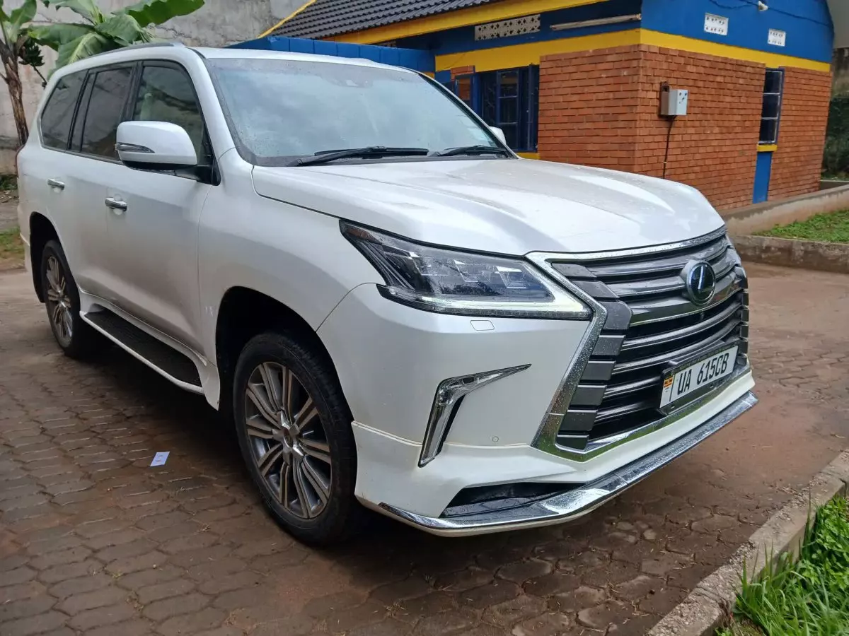 Lexus LX 570 - 2016