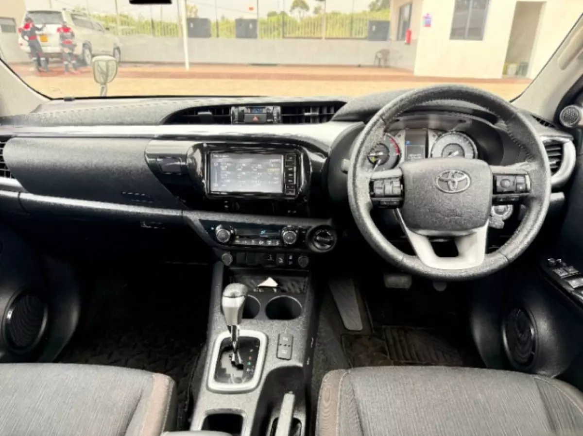 interiorFront