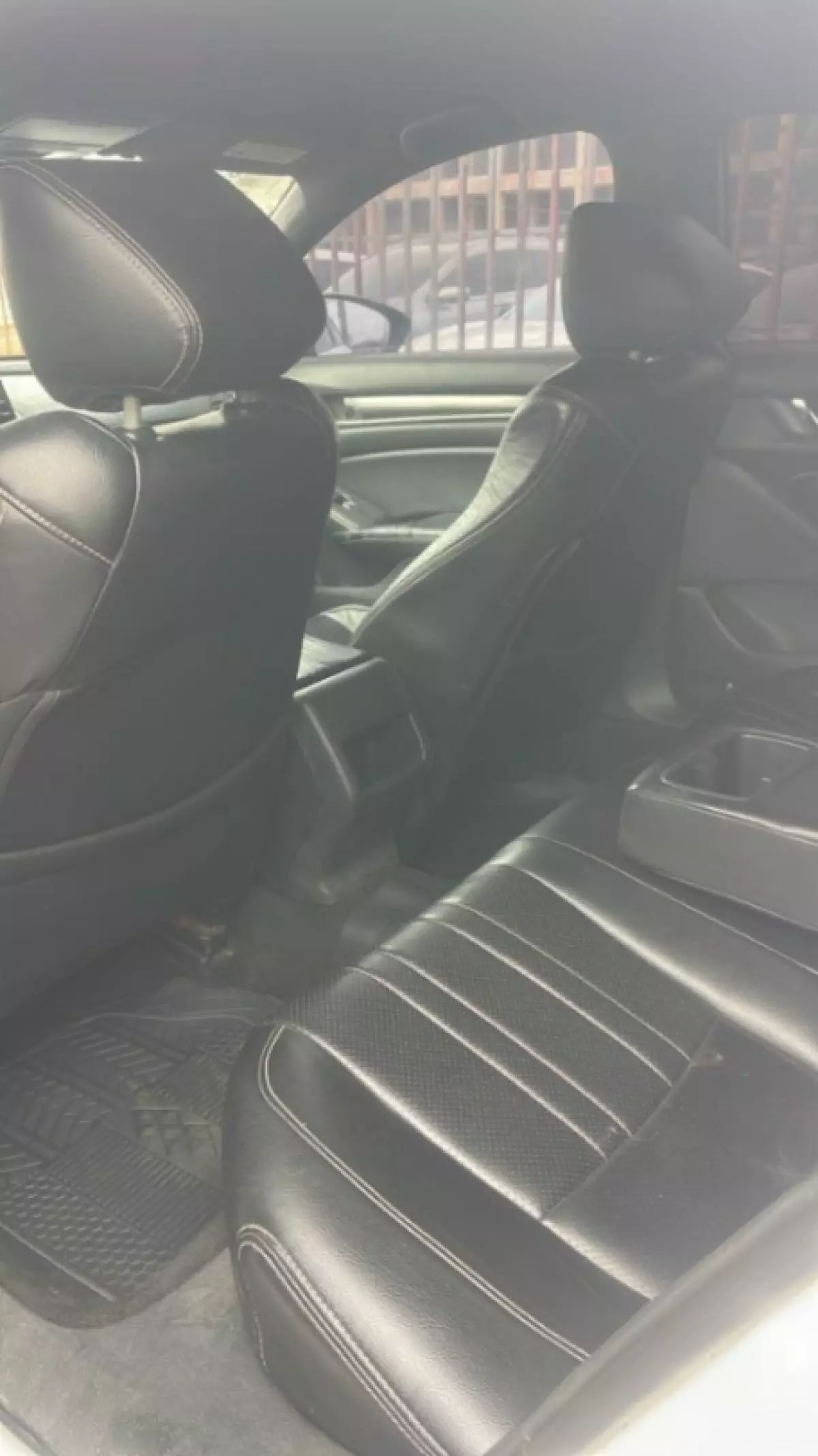 interiorBack