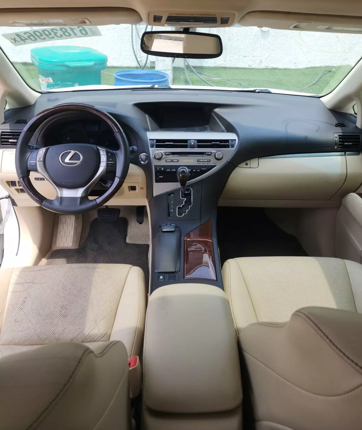 interiorFront