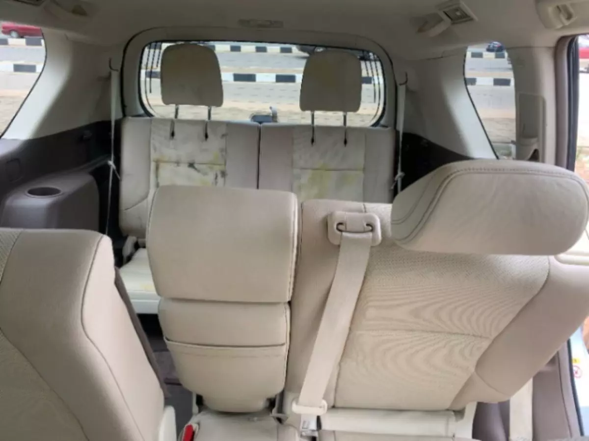 interiorBack