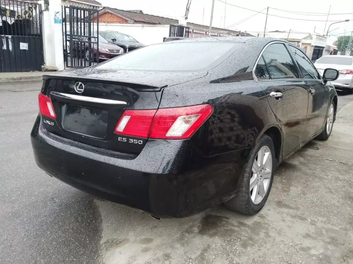 car Right Back