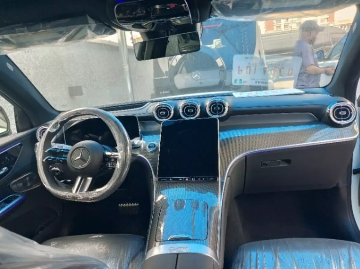 interiorFront