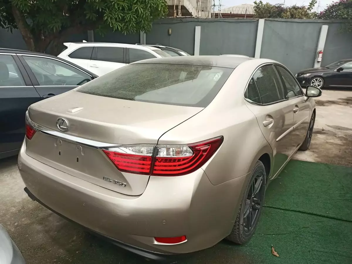 car Right Back