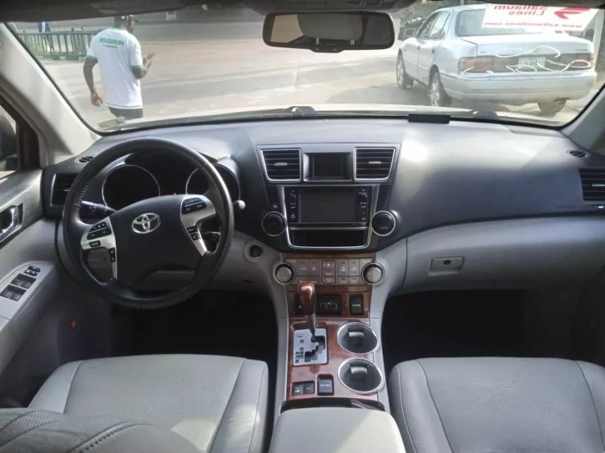 car Right Back