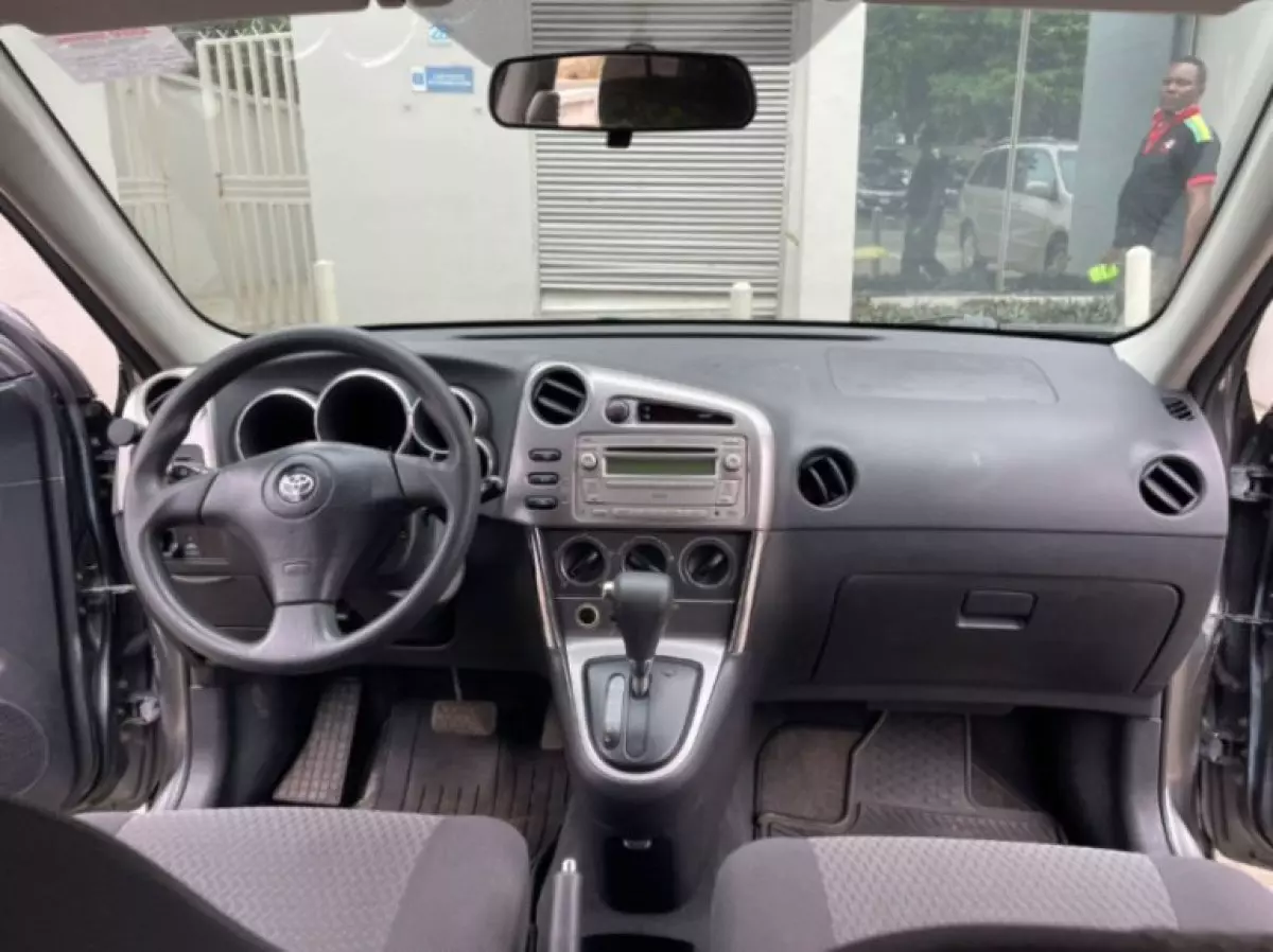 interiorFront