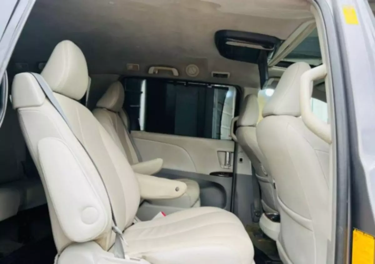interiorBack