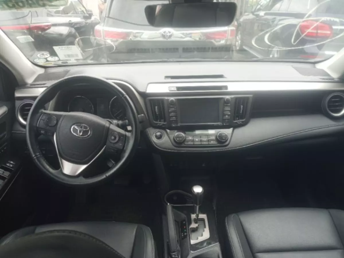 interiorFront