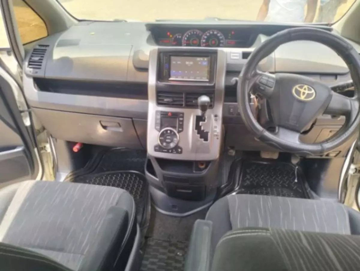interiorFront