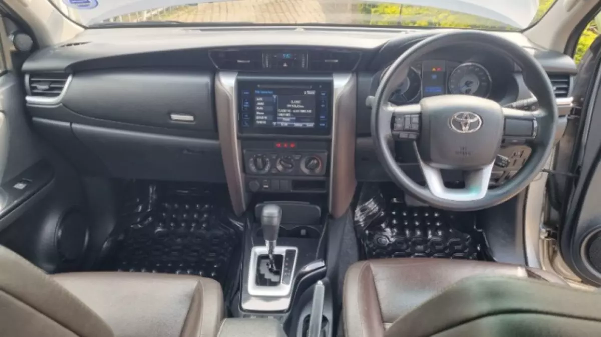 interiorFront