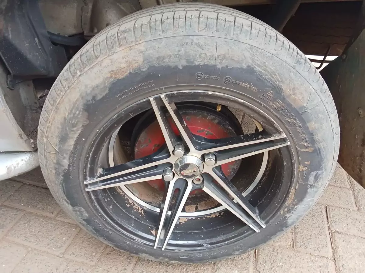 tyre0