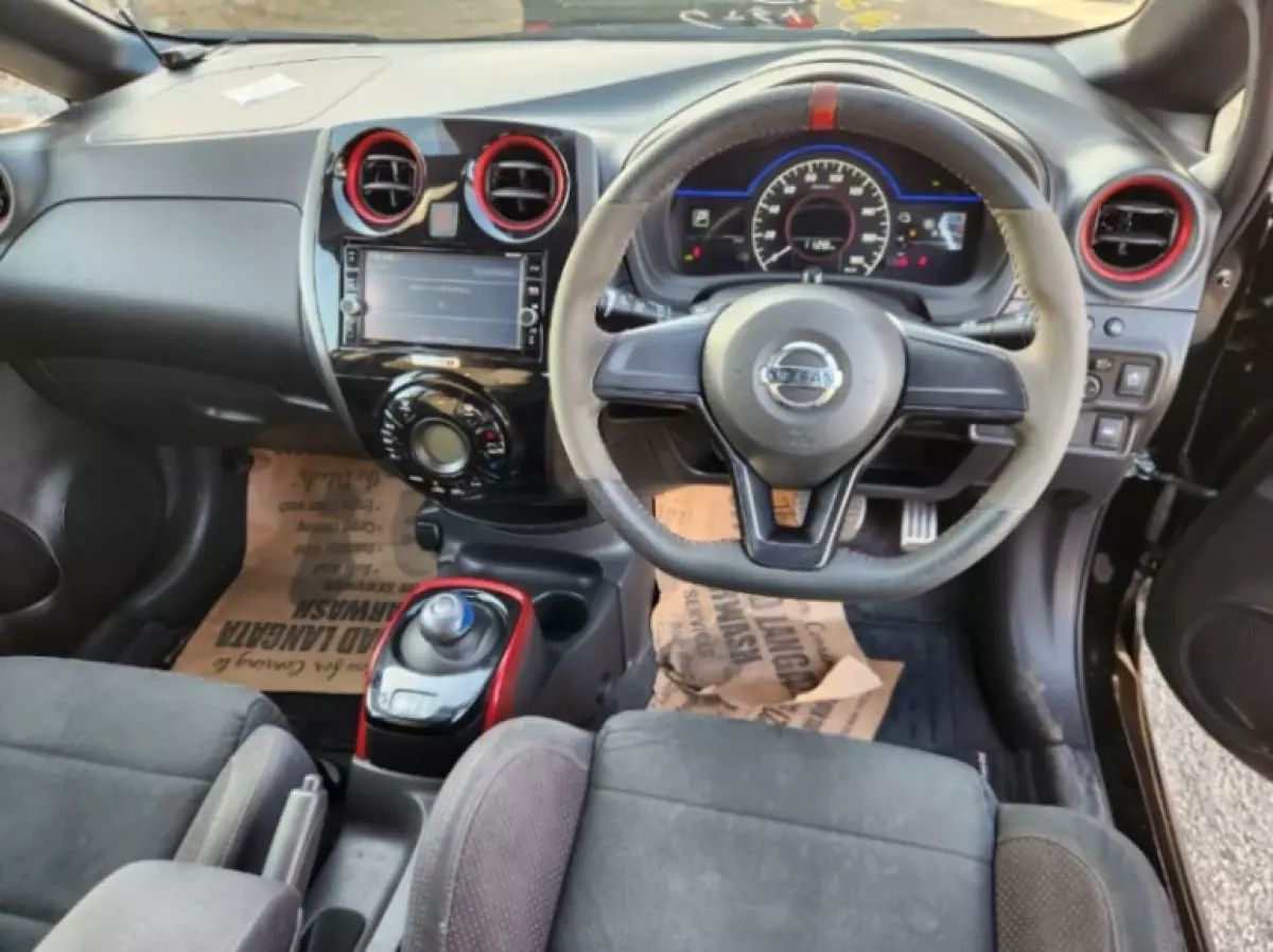 interiorFront
