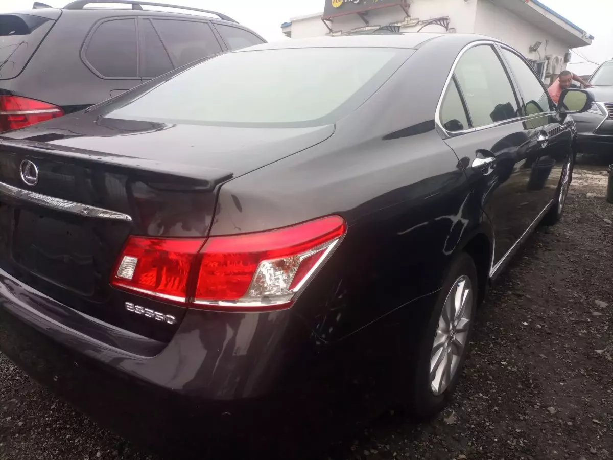 car Right Back