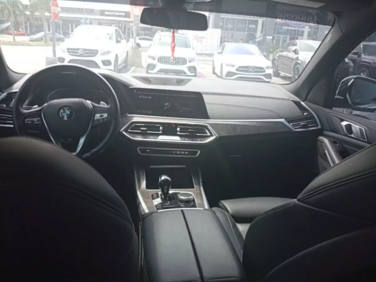 interiorFront