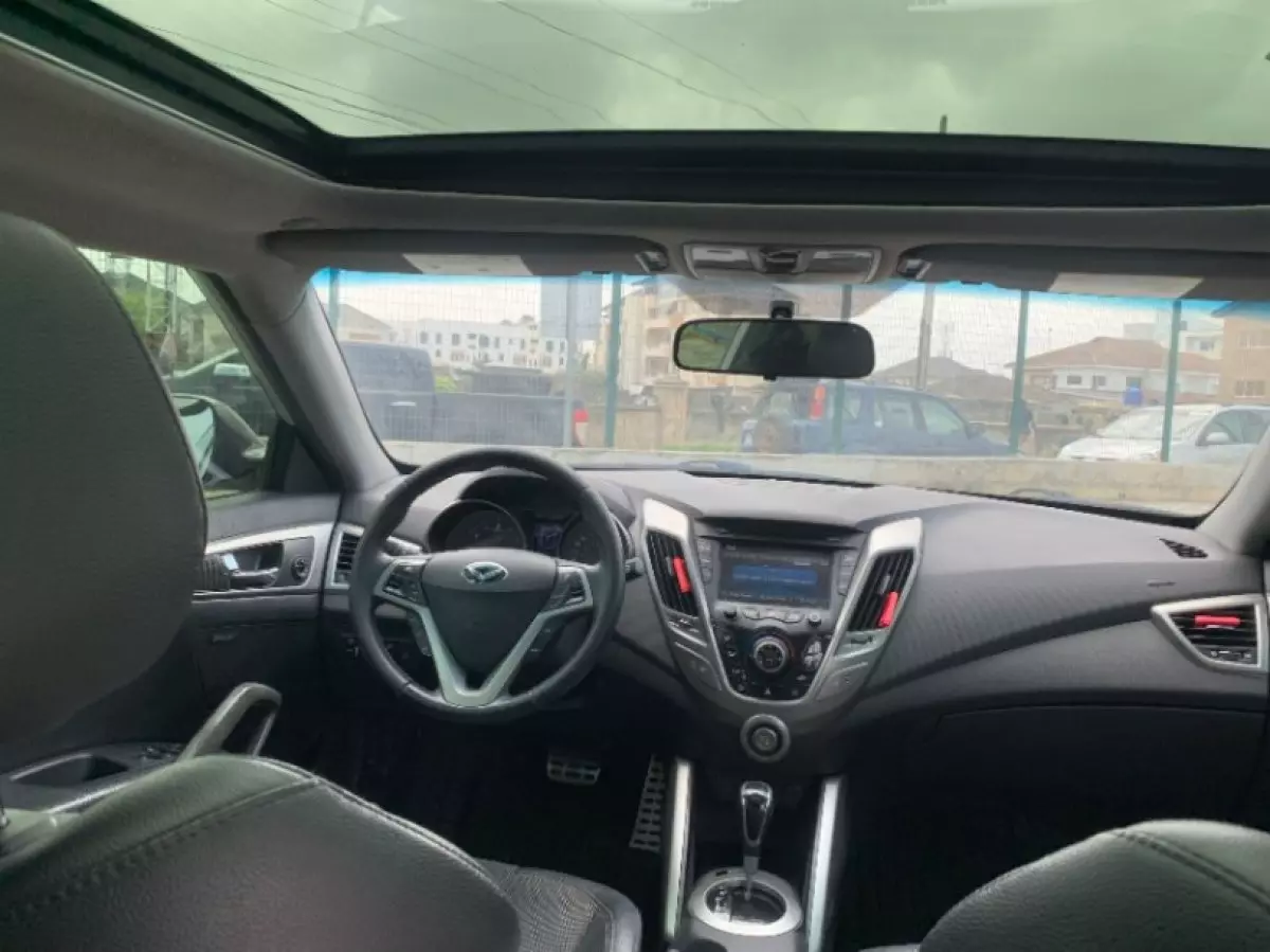 interiorFront