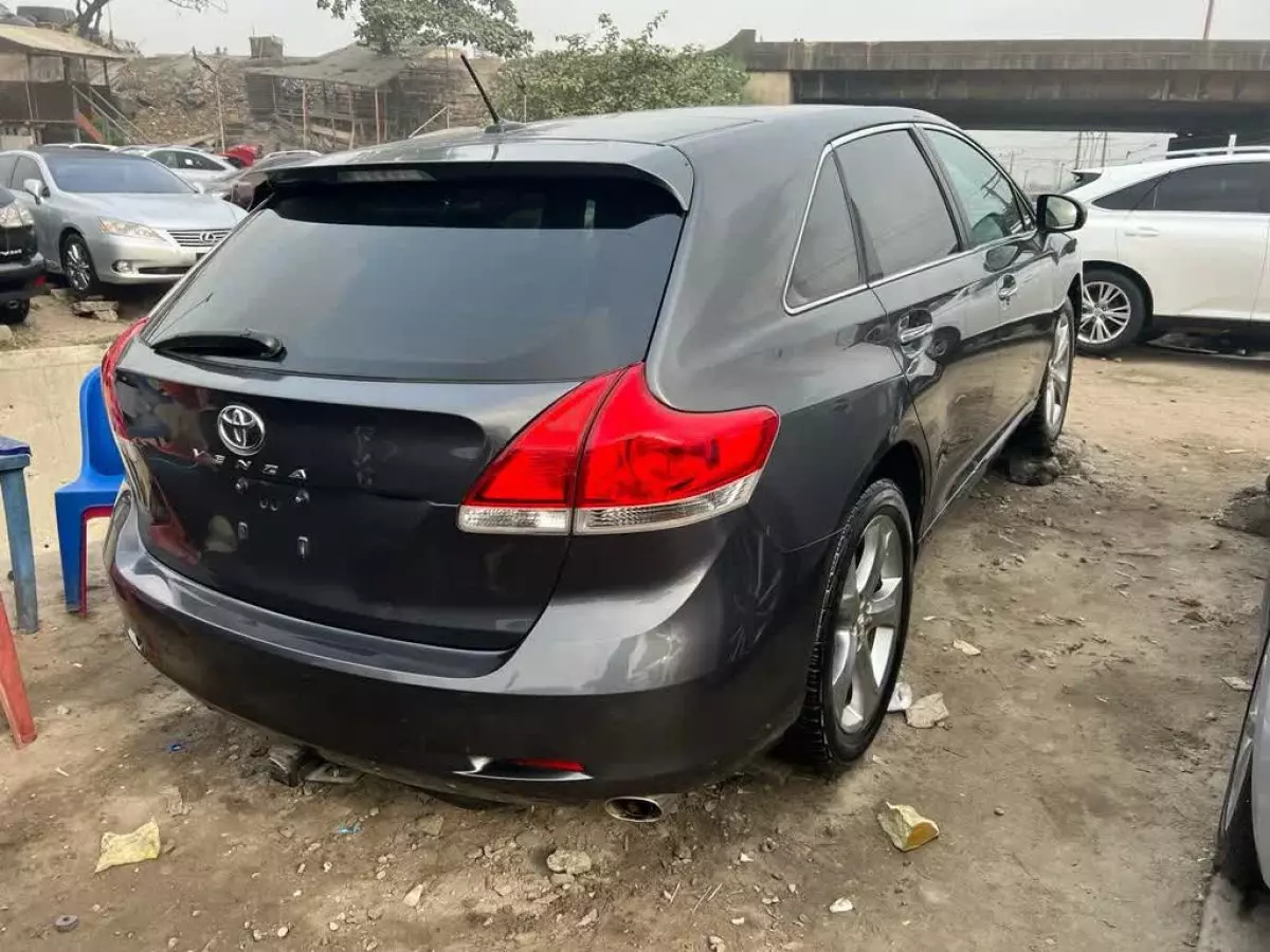 car Right Back