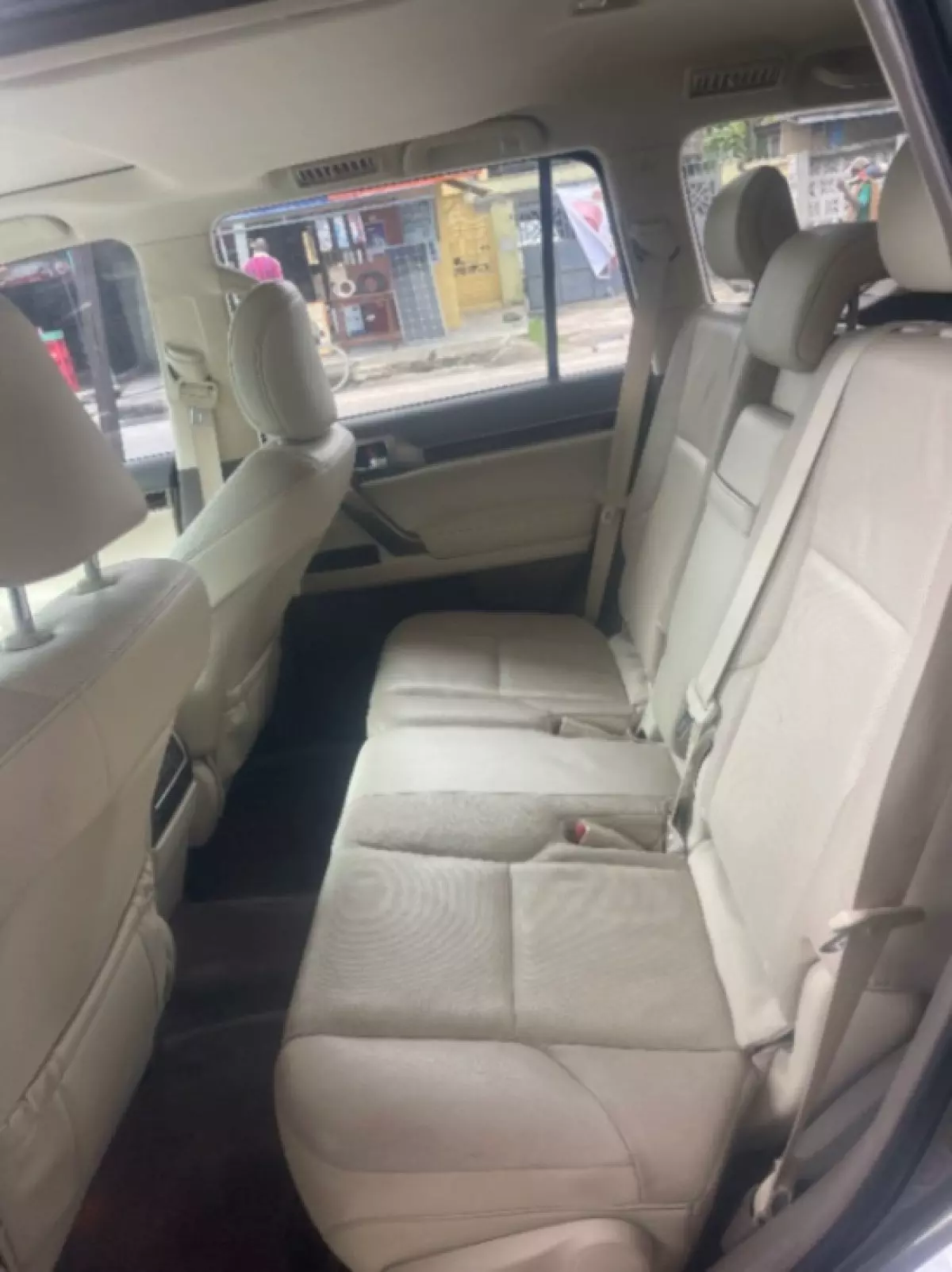 interiorBack