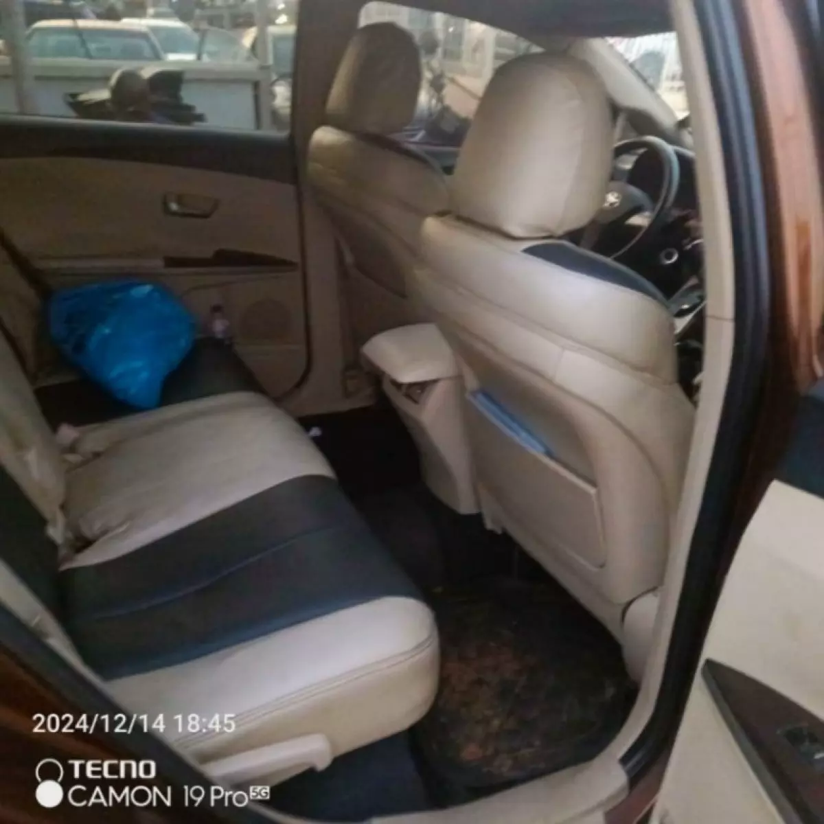 interiorBack