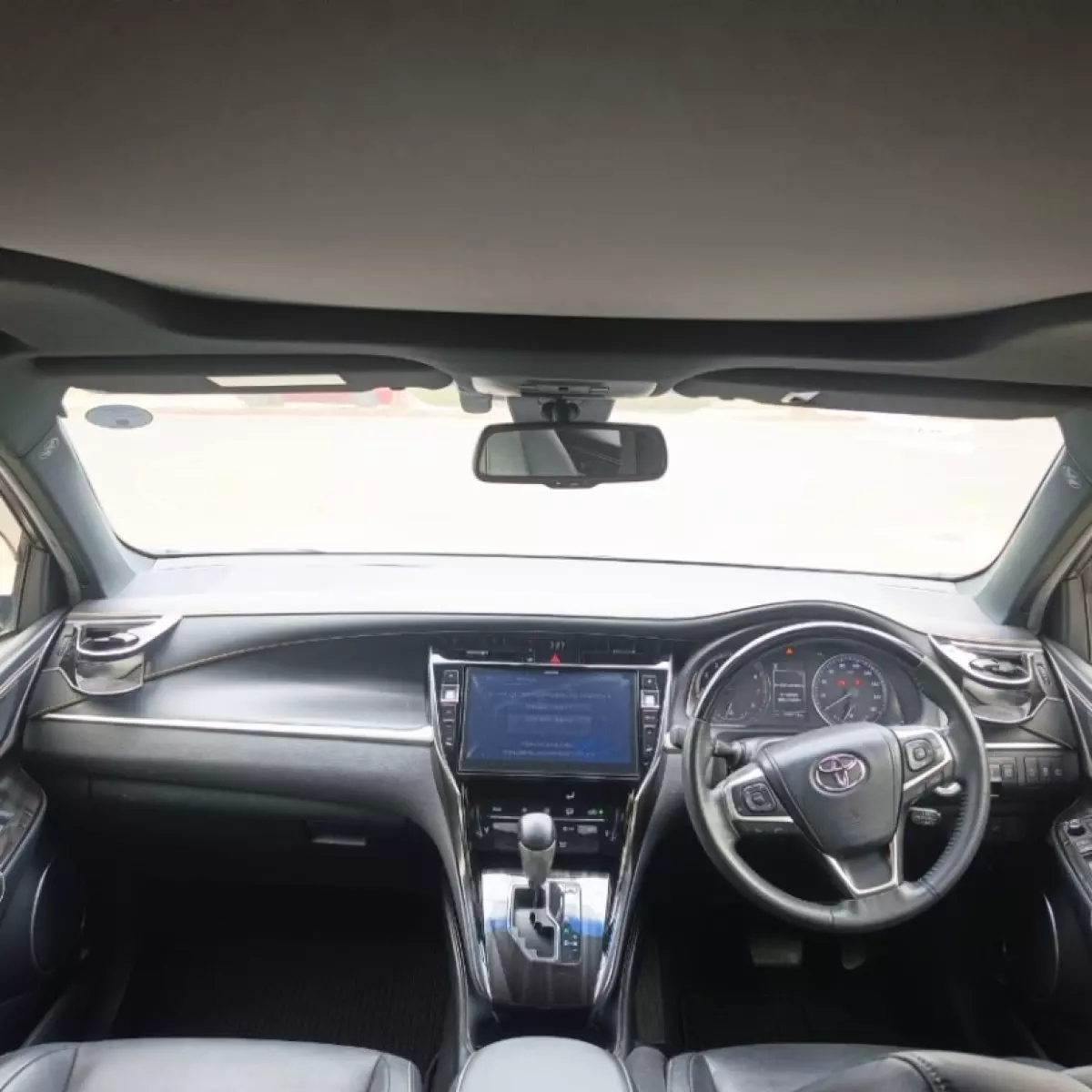 interiorFront