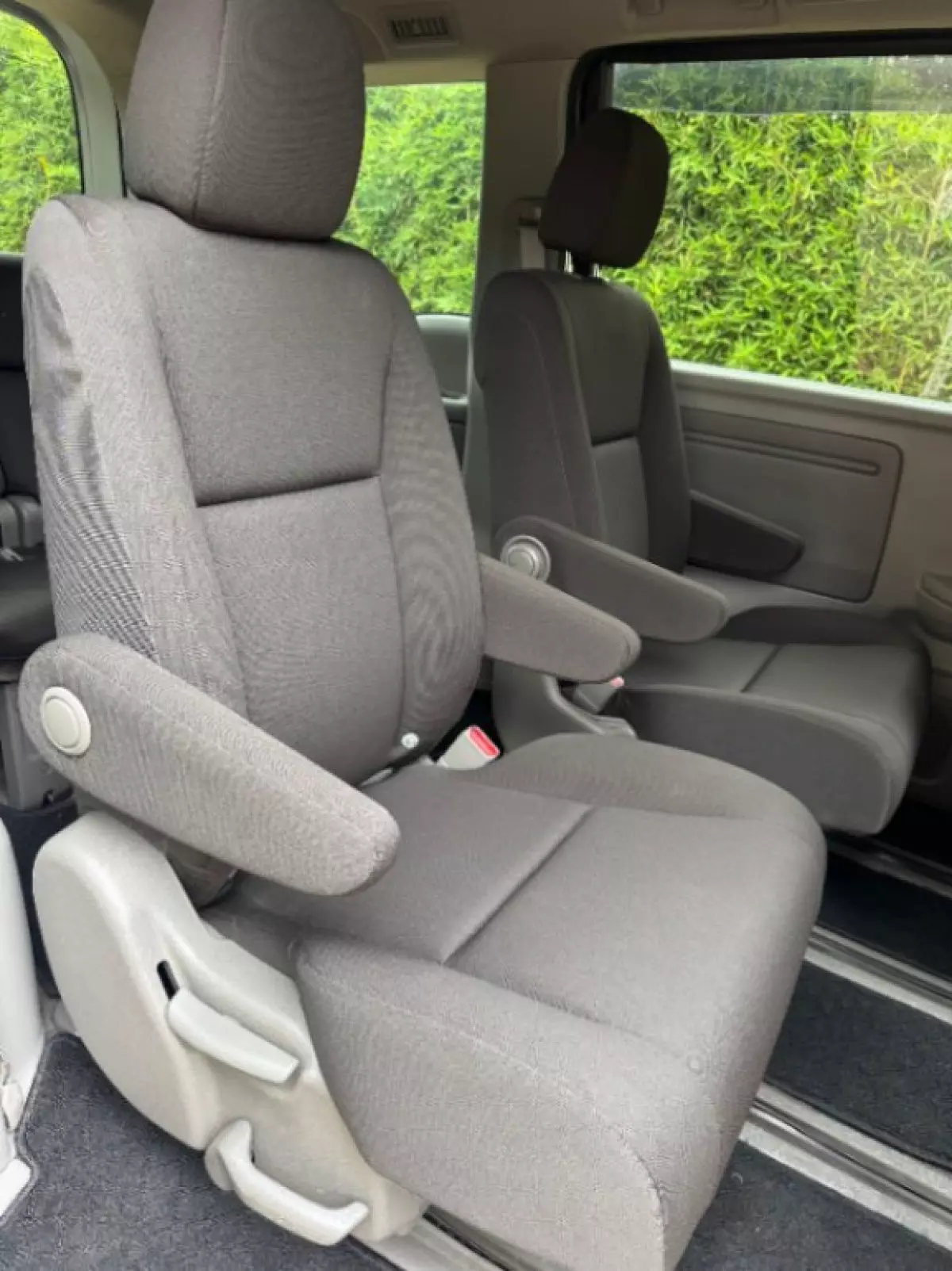 interiorFront